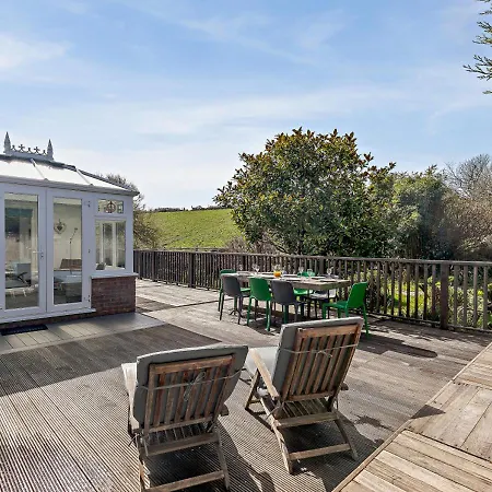 Holiday home The House - Porthcurno *